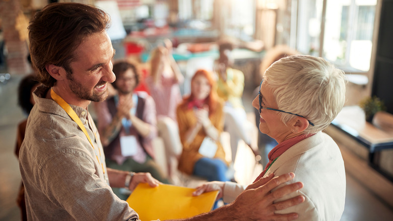 Someone thanking someone else in a friendly manner