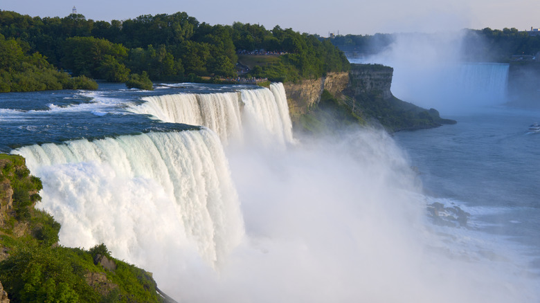 Multiple cascades of Niagara Falls from the New York side