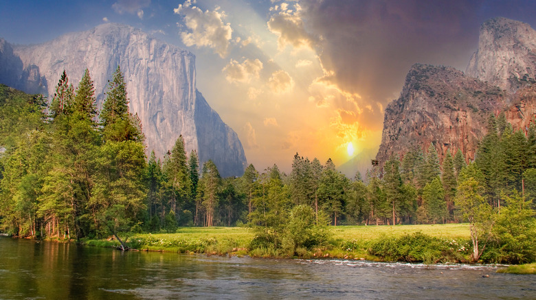 El Capitan and Half Dome in Yosemite National Park