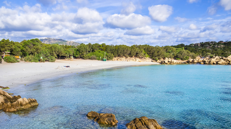 Beach with turquoise water and rocks