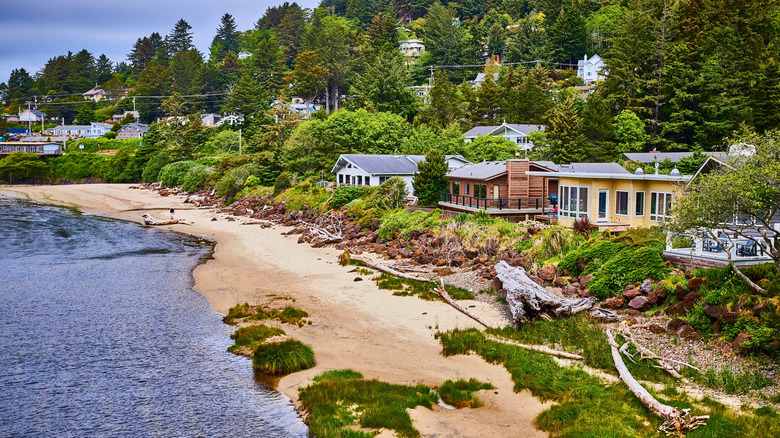 Colorful beachside houses in Yachats, Oregon