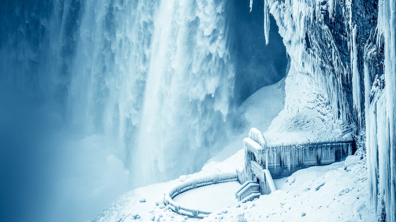 The observation deck at the Niagara Falls frozen from the spray.