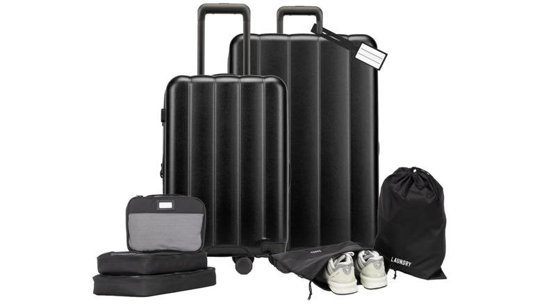 Eight-Piece black luggage set in black
