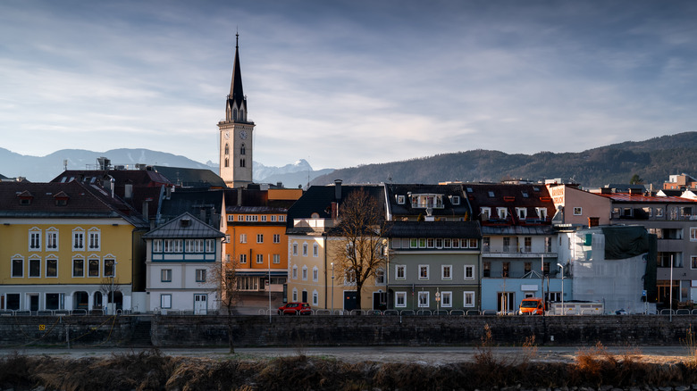 The tower of St. Jakob rising above Villach