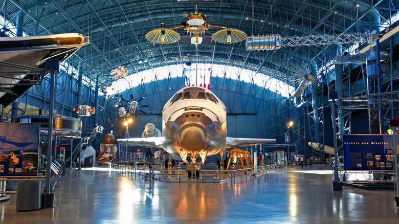 The Space Shuttle Discovery at the Steven F. Udvar-Hazy Center