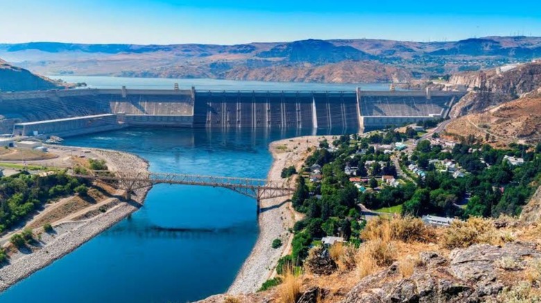 View of the Grand Coulee Dam from Crown Point at Steamboat Rock State Park