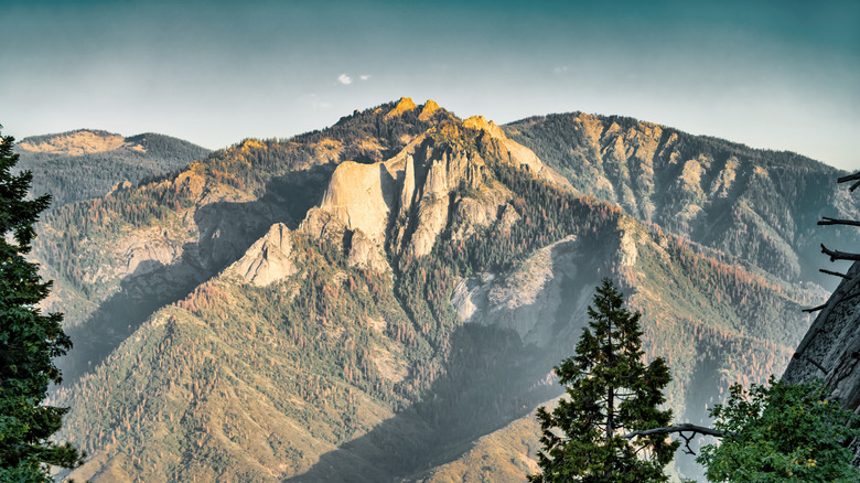 Peaks of the Sierra Nevada mountains as seen from Moro Rock in Sequoia National Park at sunset