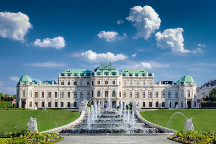قصر بيلفيدير، أحد أهم المعالم السياحية في مدينة فيينا، النمسا