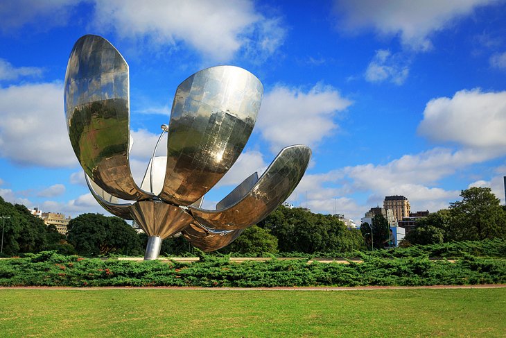 Floralis Genérica sculpture in Buenos Aires