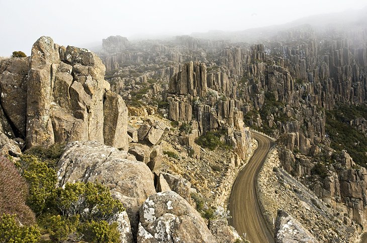 https://www.planetware.com/photos-large/AUS/australia-tasmania-ben-lomond-national-park.jpg