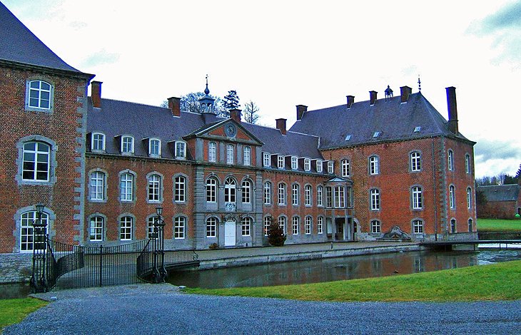 Franc-Waret Castle
