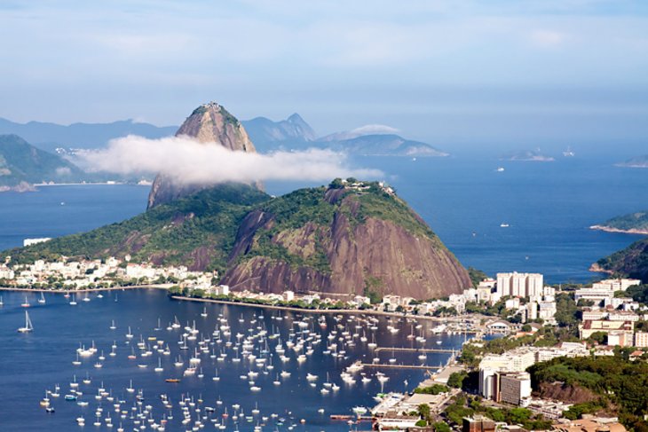 Travel guide for tourists visiting Rio De Janeiro, Brazil