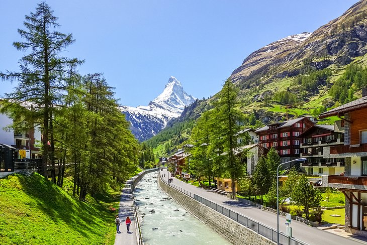 Walking trail in Zermatt