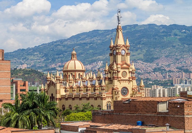 best tourist city colombia