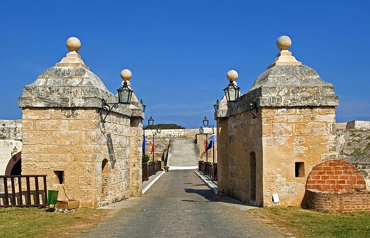 Fortaleza de San Carlos de la Cabana