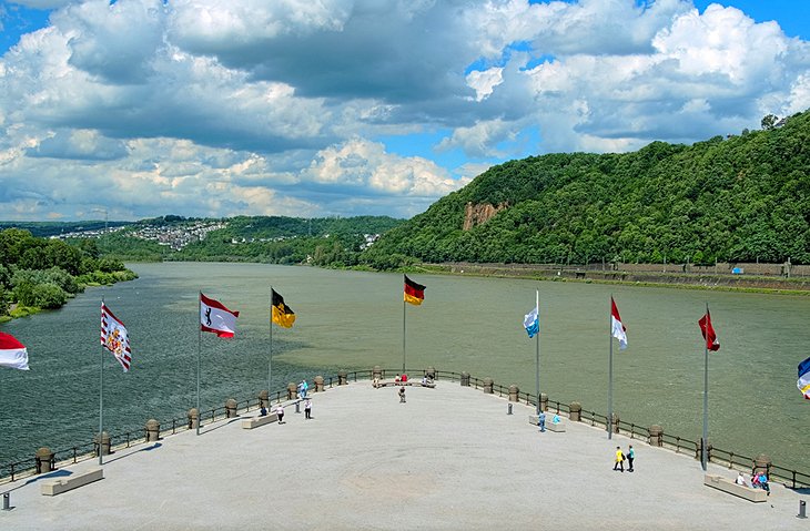 Deutsches Eck: الركن الألماني 