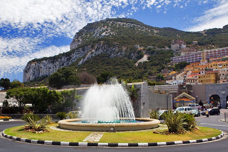 Fountain in Casemates Square