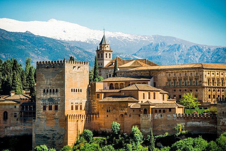 tourist spots in granada spain