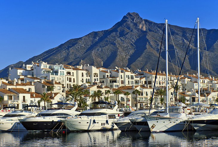 Puerto Banús and its Waterfront Restaurants