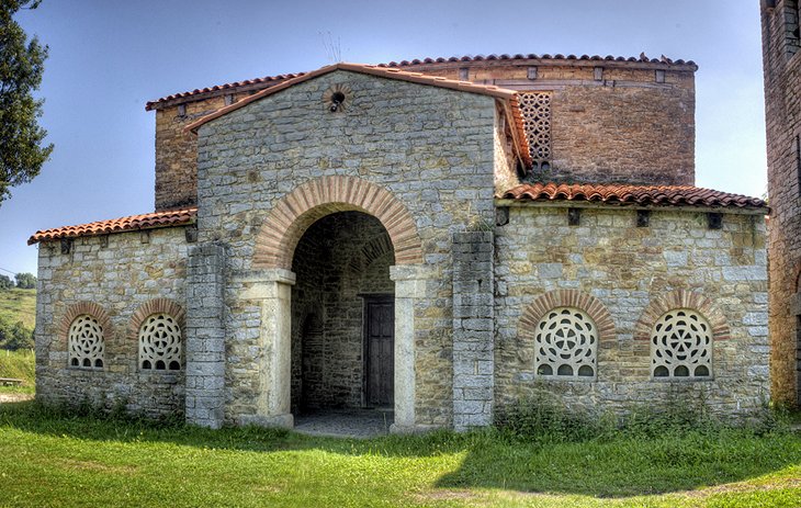 Iglesia de Santa Maria de Bendones