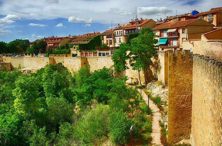 La Muralla (Ramparts)