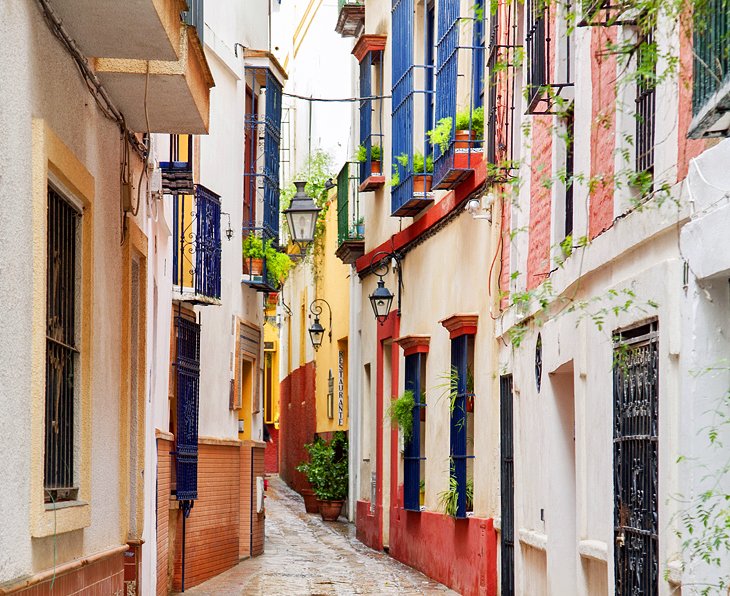 Barrio Santa Cruz: Seville's Most Charming Neighborhood