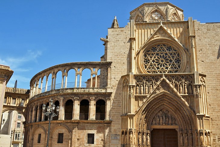 Catedral de Valencia and Plaza de la Virgen