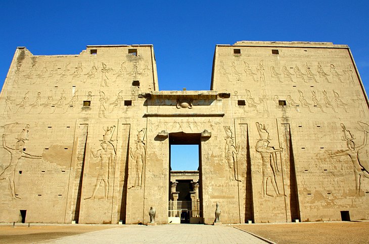 Explorando el magnífico templo de Horus de Edfu