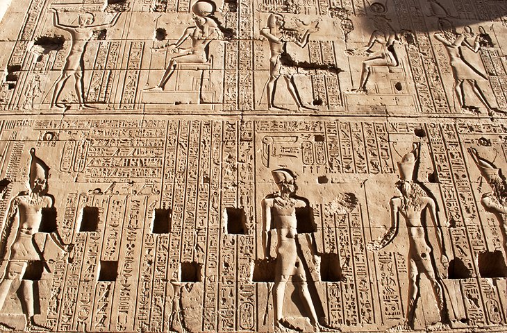 Explorando el magnífico templo de Horus de Edfu