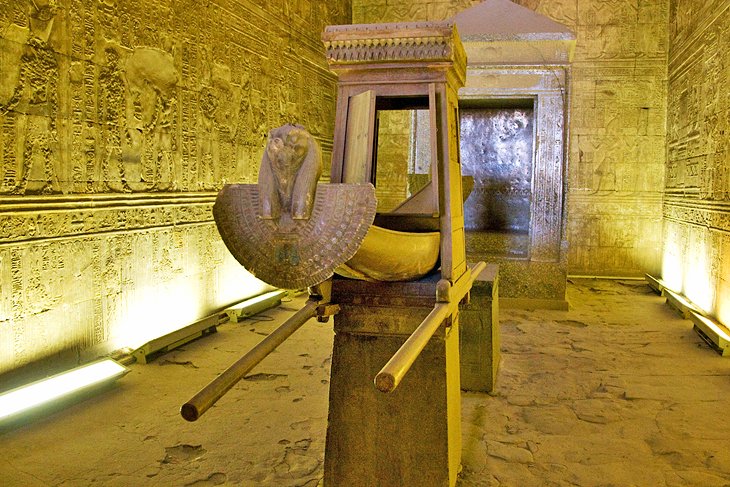 Explorando el magnífico templo de Horus de Edfu