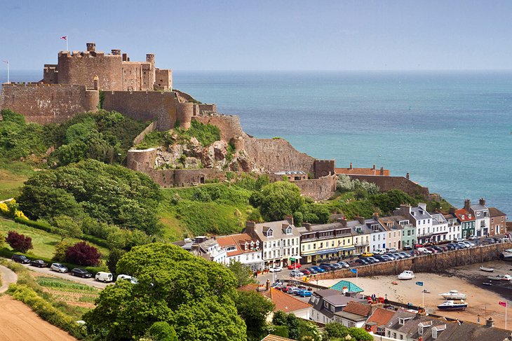 how big is jersey channel islands