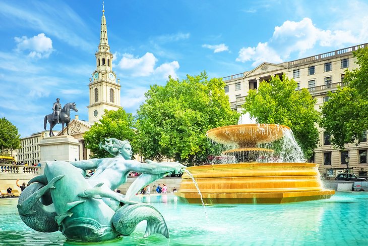 Trafalgar Square fountain