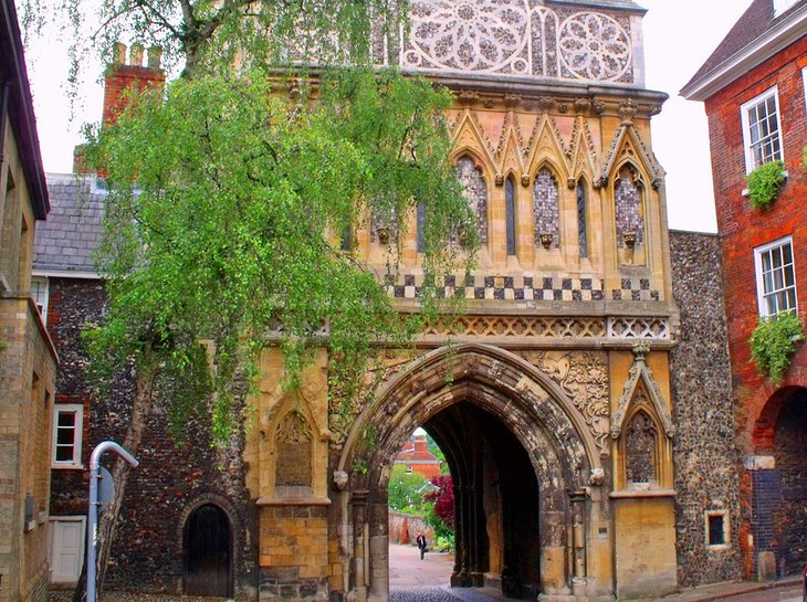 Tombland Alley: The Heart of Historic Norwich