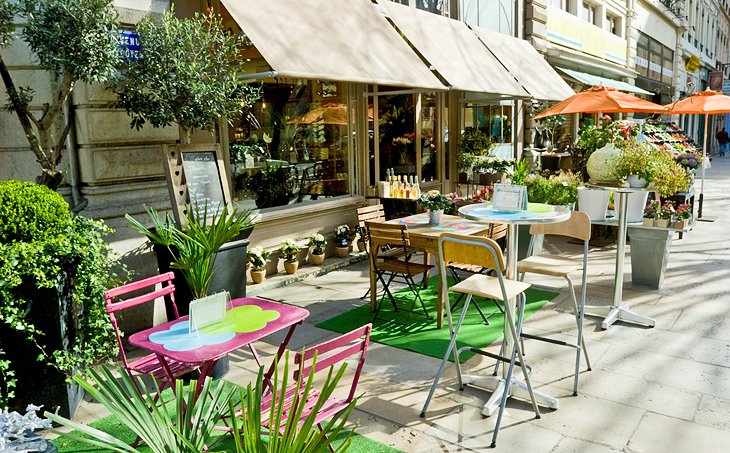 Outdoor seating at a 