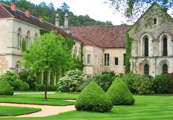 Gardens at the Abbaye de Fontenay