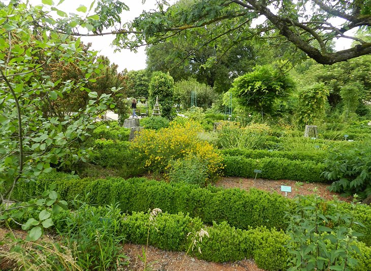Jardin des Sciences de l'Arquebuse (Botanic Gardens, Natural History Museum, Planetarium)