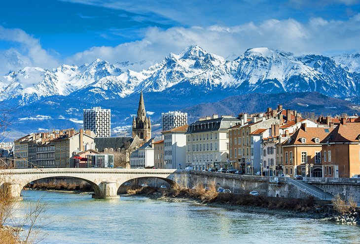 16 atracciones y lugares mejor calificados para inspeccionar en los Alpes franceses