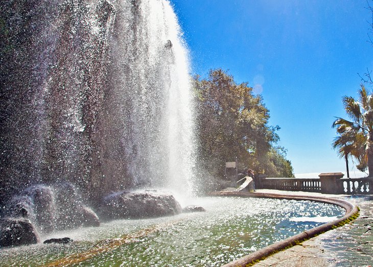 Waterfall at Parc de la Colline du Château (Castle Hill Park) 
