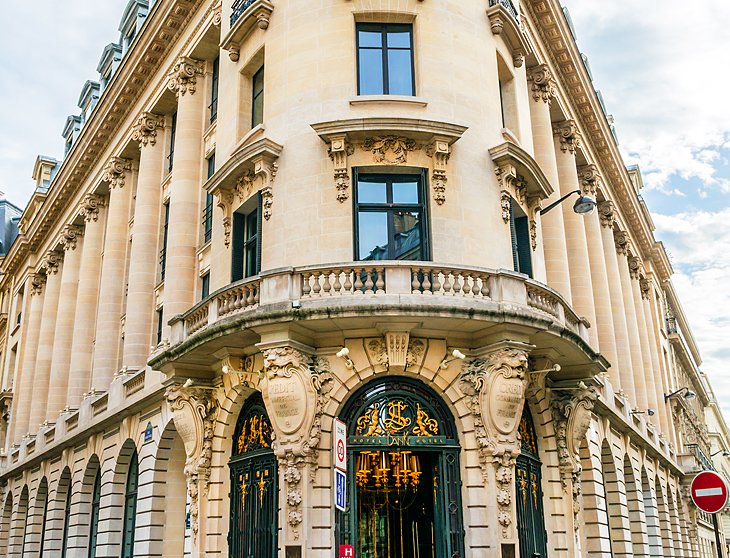 Where to Stay in Paris: Best Areas & Hotels | PlanetWare