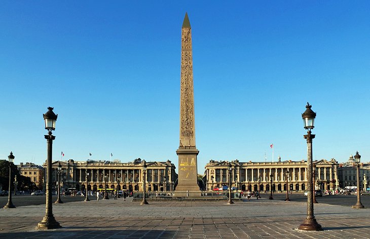 ميدان الكونكورد، أحد المعالم السياحية في مدينة باريس، فرنسا