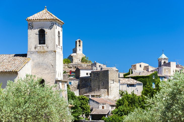 Lourmarin: Provençal Festivals and Art de Vivre