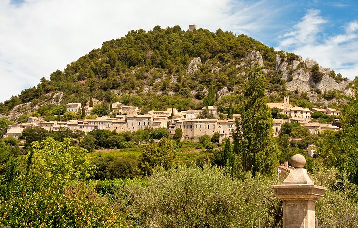 Panoramic Mountain Views from Séguret