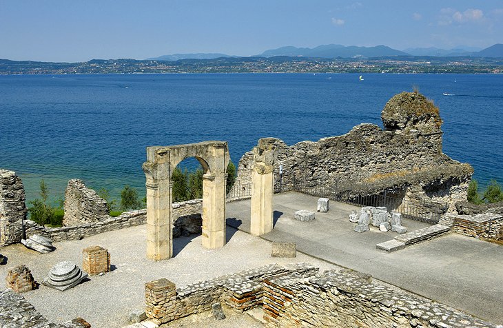 Grotte di Catullo: Ruins of a Roman Villa