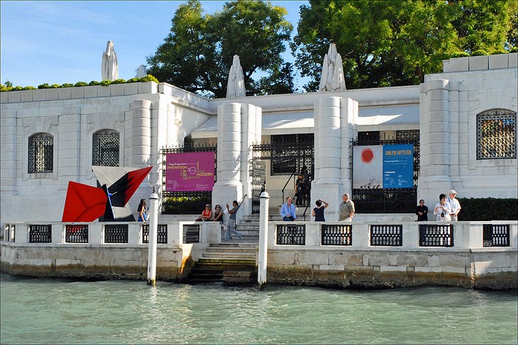 Let's Visit Must-See Destinations Along The Grand Canal In Venice - Peggy Guggenheim Collection