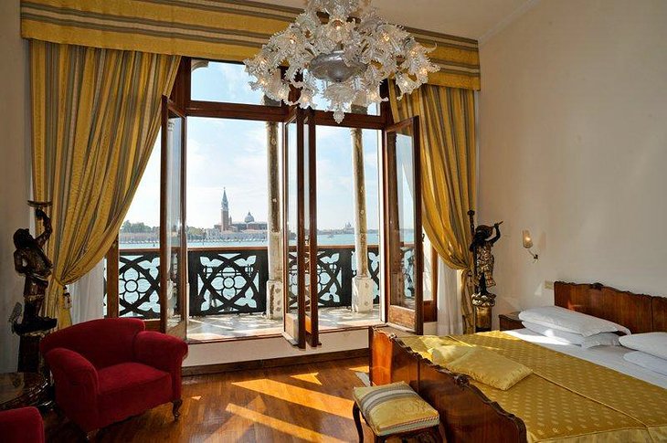 Where To Stay In Venice Best Areas Hotels Planetware