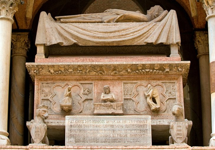 Arche Scaligere (Scaligeri Tombs)