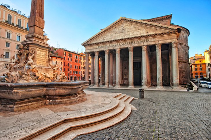 البانثيون أحد المعالم السياحية في مدينة روما، إيطاليا
