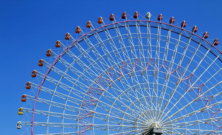 The Tempozan Ferris Wheel