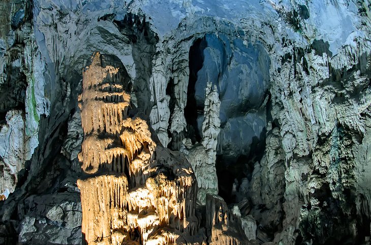 The García Caves and Horsetail Falls