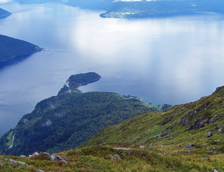 Hella, Kvaløy